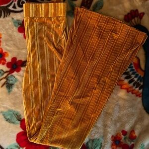 Forever 21 gold velvet flare legged pants size small new no tags